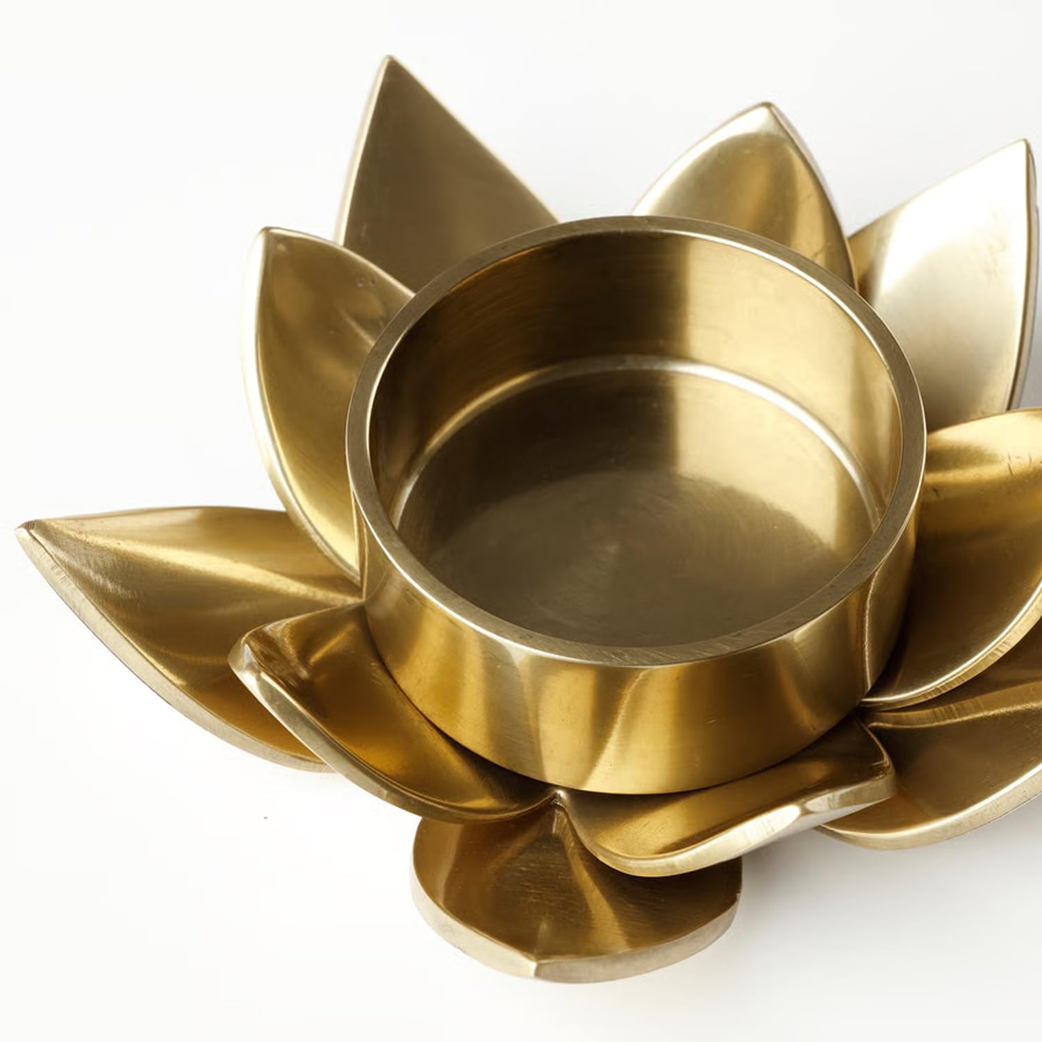 Pocket Kitchen Fererro Rochar Chocolate T16 Pack (200g) with 3cm Decorative Metallic Diya and Tealight – Perfect Festive Gift for Diwali, Weddings, and Special Occasions